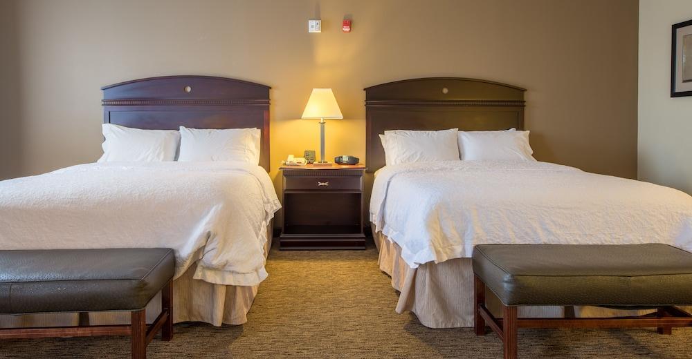 Hampton Inn & Suites Burlington Ngoại thất bức ảnh