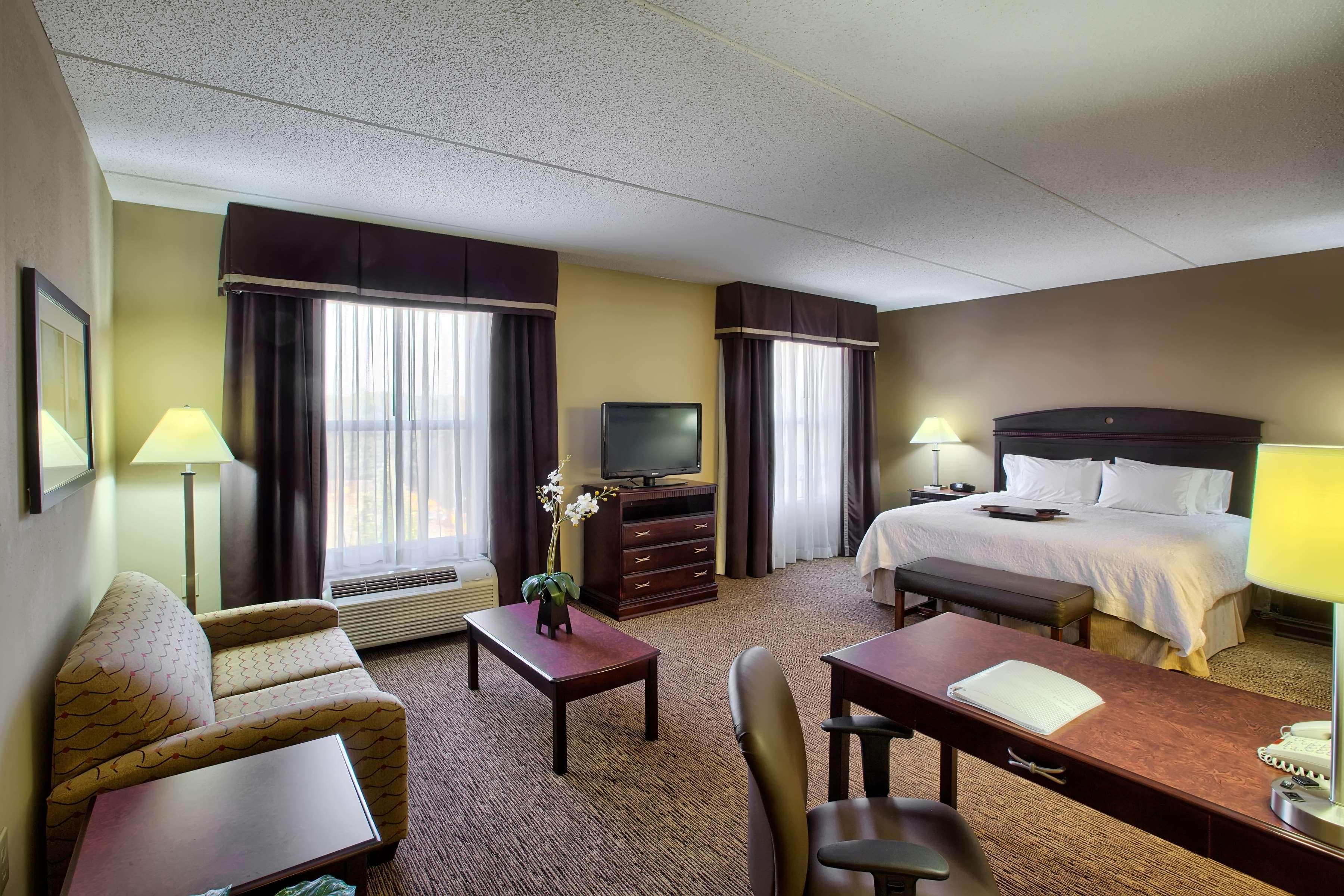 Hampton Inn & Suites Burlington Ngoại thất bức ảnh