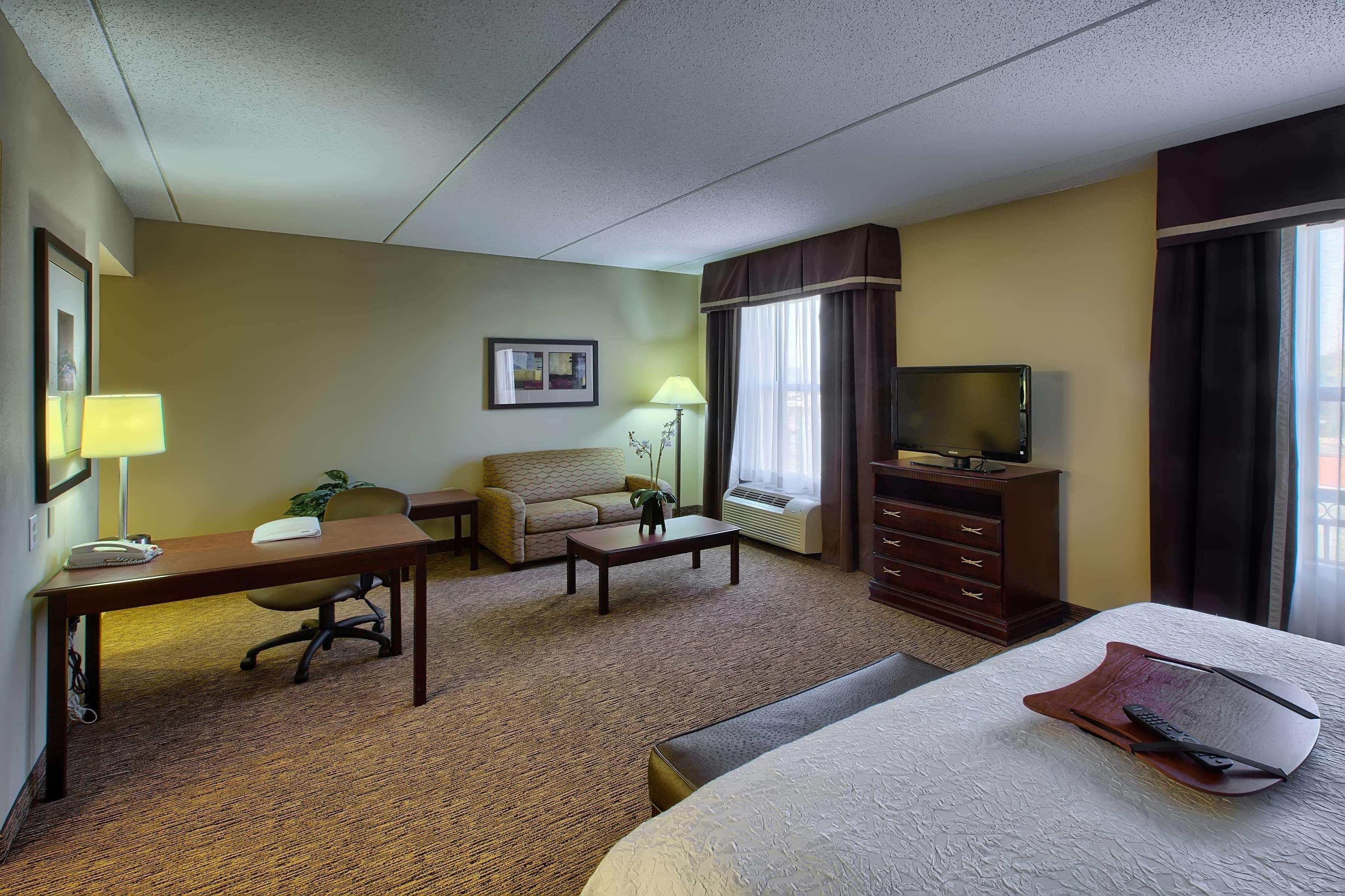 Hampton Inn & Suites Burlington Ngoại thất bức ảnh