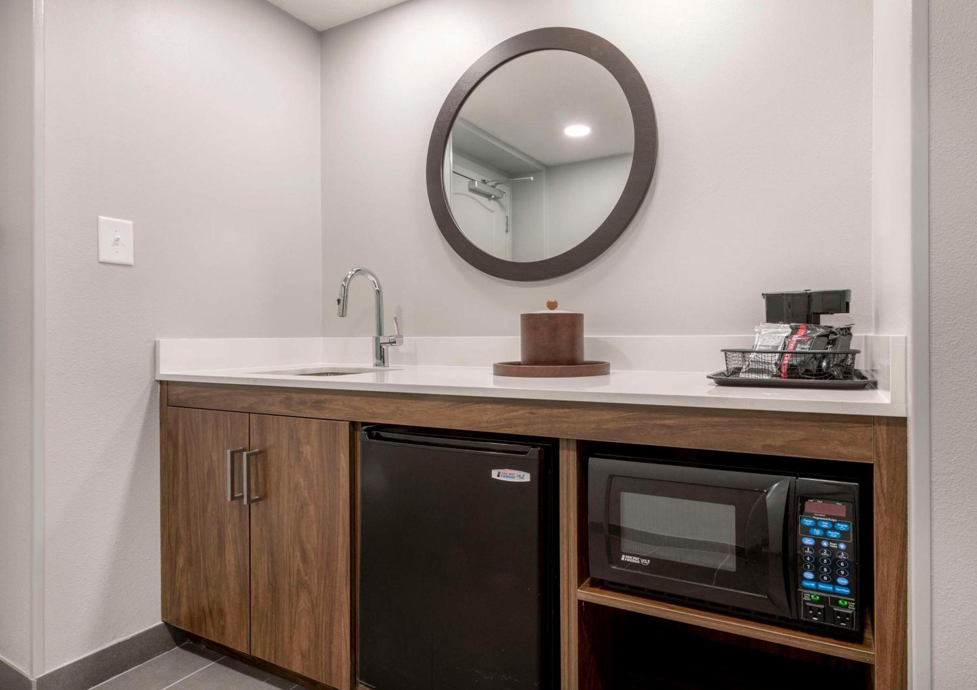 Hampton Inn & Suites Burlington Ngoại thất bức ảnh
