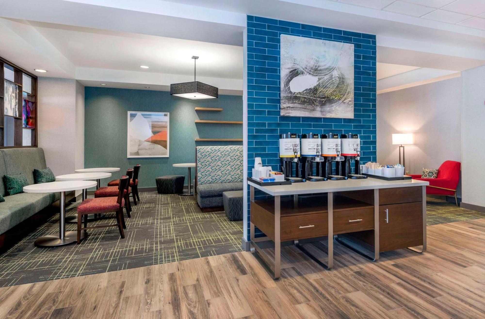 Hampton Inn & Suites Burlington Ngoại thất bức ảnh
