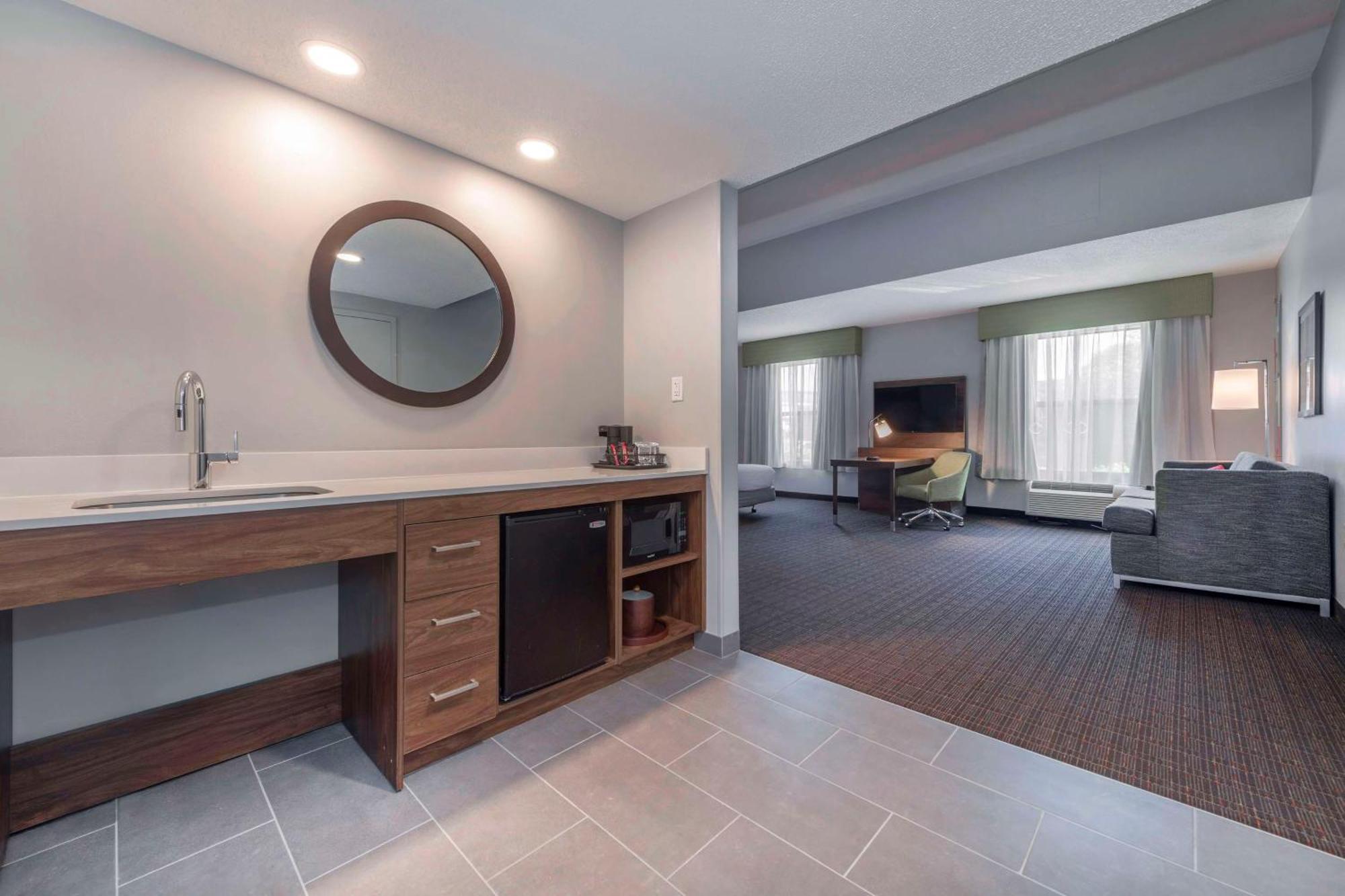 Hampton Inn & Suites Burlington Ngoại thất bức ảnh