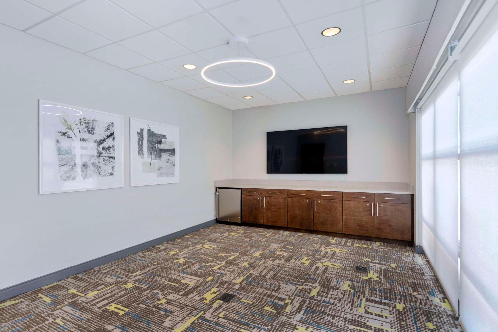 Hampton Inn & Suites Burlington Ngoại thất bức ảnh