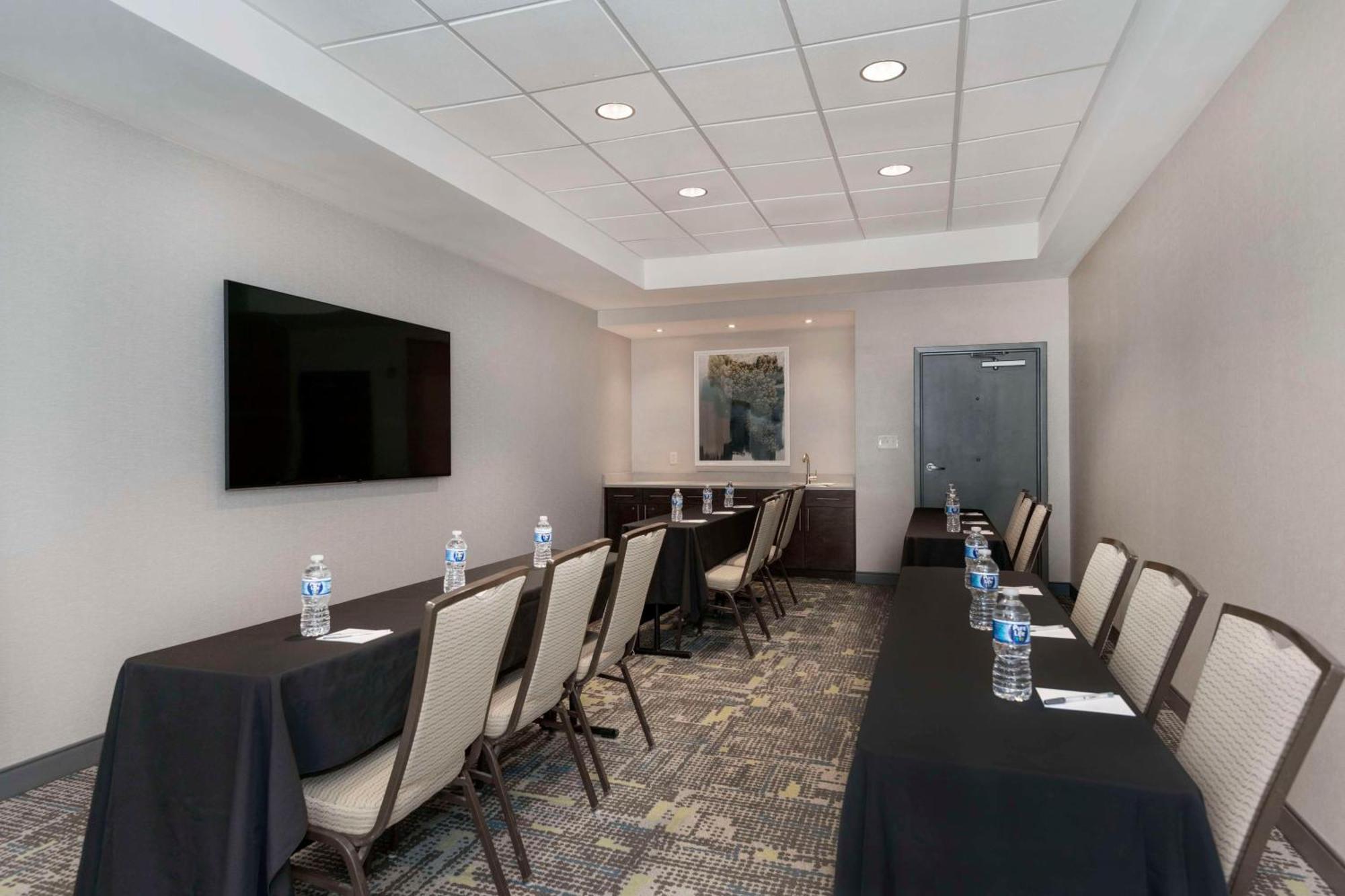 Hampton Inn & Suites Burlington Ngoại thất bức ảnh