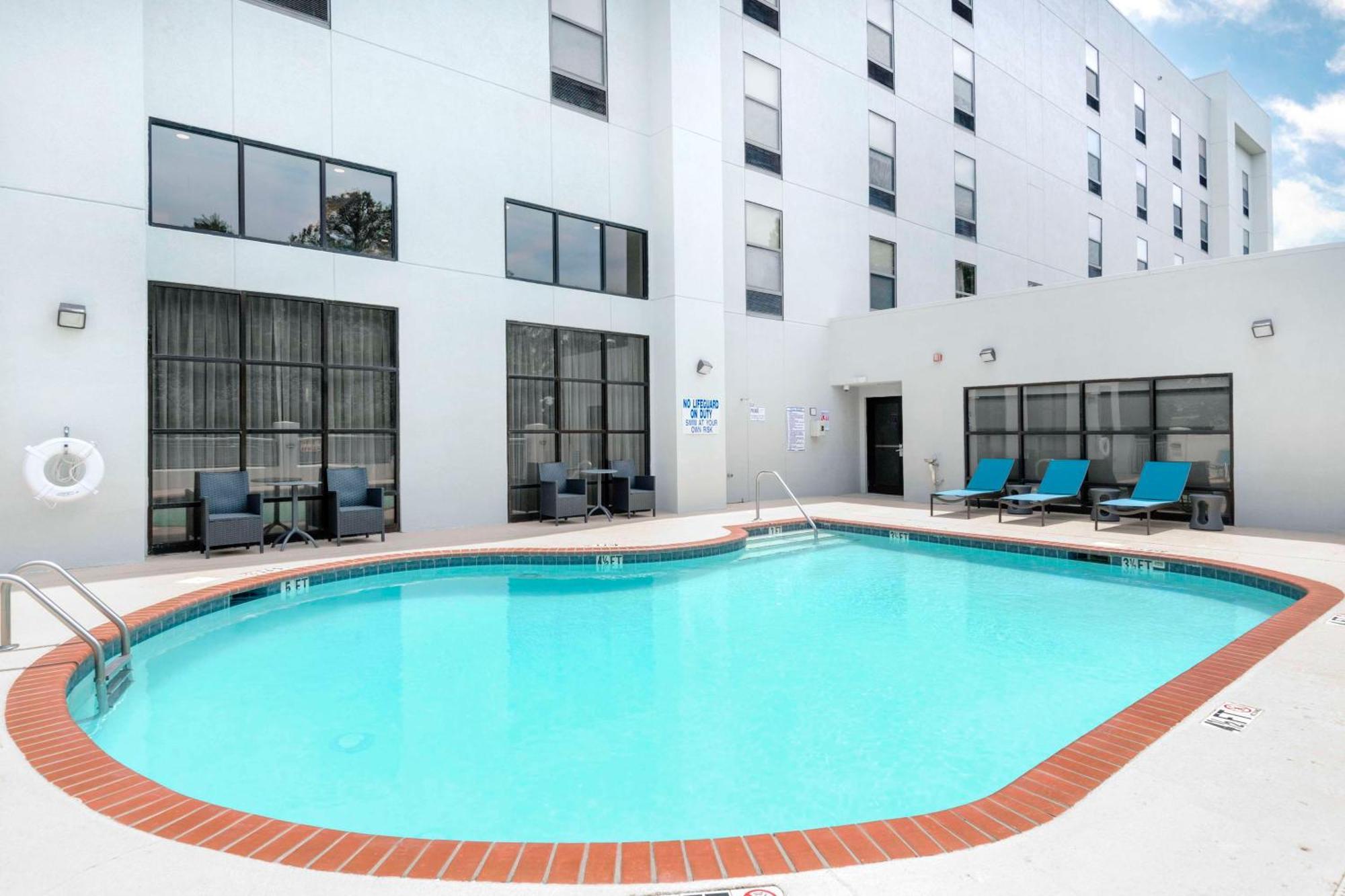 Hampton Inn & Suites Burlington Ngoại thất bức ảnh